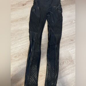 Women’s SPANX leggings Size S textured
